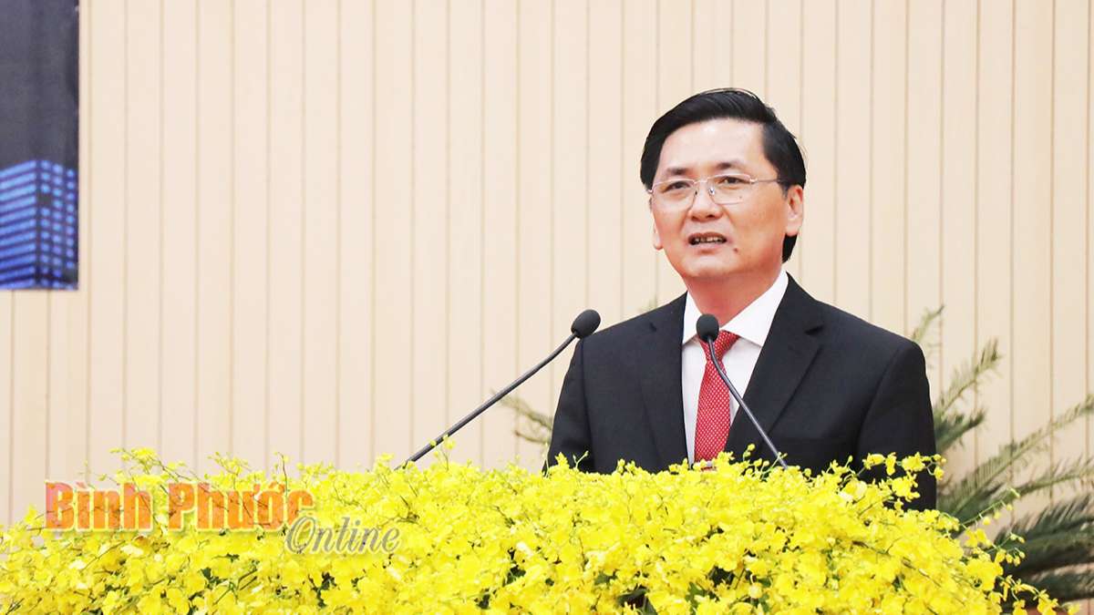 Ông Trần Minh Đức, Tổng Giám Đốc Công ty cổ phần đầu tư bất động sản Thành Phương phát biểu tại buổi họp mặt